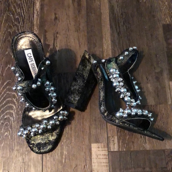 Cape Robbin Shoes - Cape Robbin black/greenish gold velvet sandals with silver beads size 6M